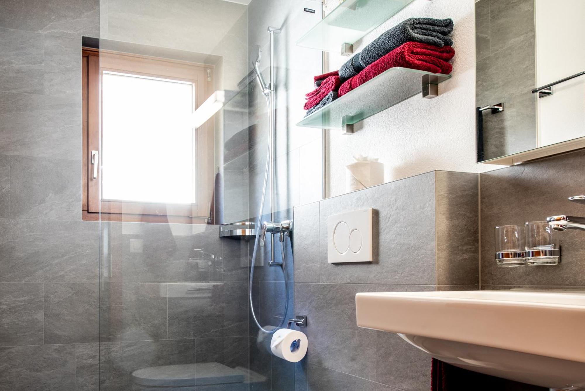 Haus Avalanche Apartman Saas Fee Szoba fotó